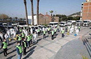 Bayraklı’da 24 mahalleye 2 bin 100 ton dezenfektan