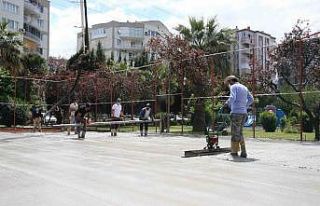 Bayraklı’nın spor alanları yenileniyor