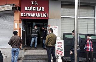 Bayram öncesi kaymakamlıkta seyahat izin kuyruğu