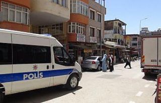 Bayram öncesi sokaklar ve mağazalar boş kaldı