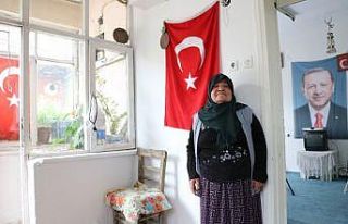 Behice teyze yardım değil Erdoğan’ın posterini...