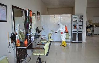 Belediye ekipleri berber ve kuaför salonlarını...