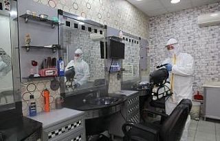 Berber ve kuaförler dezenfekte edildi