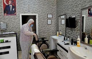 Berberler ve kuaförler dezenfekte ediliyor