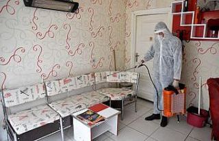 Berberler ve kuaförlerde ilaçlama çalışması