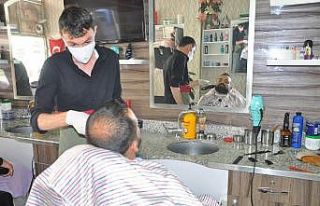 Berberlerde 50 gün sonra yeniden makas sesleri duyuldu