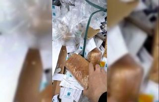 Beylikdüzü’nde ekmeklerin çöpe atıldığını...