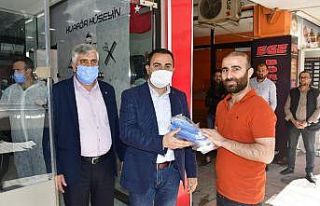 Biga Belediyesi berber ve kuaförleri dezenfekte etti