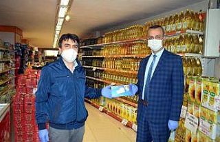 Bilecik’te 35 markete bin 750 adet maske teslim...