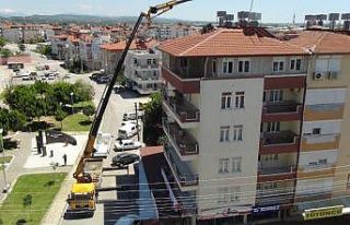 Binaya yıldırım düştü, baz istasyonu kaldırıldı