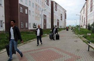 Bingöl’de karantina yurdunda kalan 148 kişi memleketlerine...