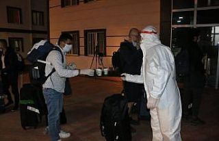Birleşik Arap Emirlikleri’nden gelen vatandaşlar...