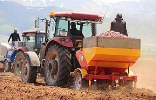 Bitlisli çiftçilerden korona virüsle mücadelede...