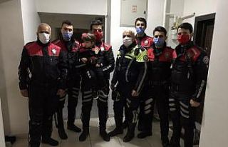 Bolu’da, 2 yaşındaki Aymira’ya polis ekiplerinden...