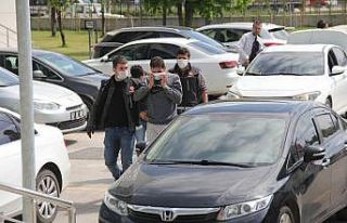 Bolu’da, ev ve iş yerlerinde uyuşturucu ile yakalanan...