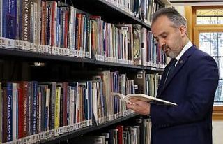 Bursa’da 3 bin kitap hediye edildi