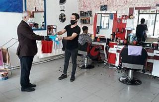 Çaldıran Belediyesinden berber ve kuaförlere maske...