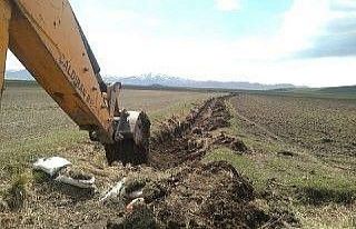 Çaldıran Belediyesinden çiftçilere sulama suyu...