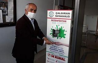 Çaldıran Belediyesinden sensörlü dezenfektan hizmeti