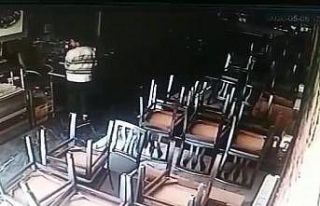 Çalışanların dalgınlığından istifade ederek...