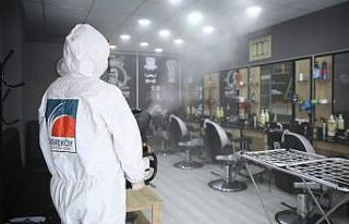 Çekmeköy’de açılışa hazırlanan kuaförler...