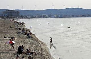 Çeşme’de kısıtlama öncesi deniz keyfi