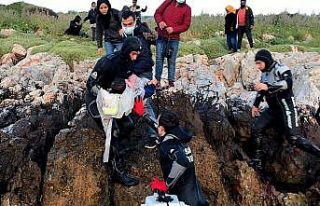 Çeşme’deki adaya sığınan göçmenleri Sahil...