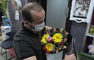 Çiçekçilerin Anneler Günü’ndeki yoğun mesaisi...