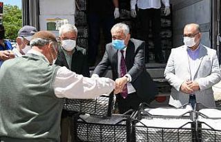 Çiftçiler Günü’nde üreticiye 600 bin çilek...