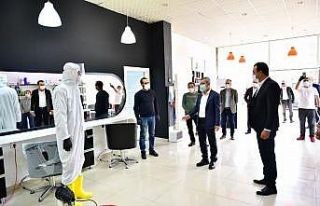 Çınar berberlerin hijyen çalışmasını inceledi