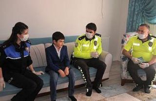 Cizre polisi Trafik Haftasını çocuklarla kutladı