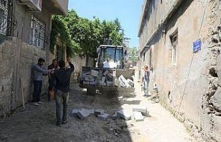 Cizre’de yol bakım ve onarım çalışmaları devam...