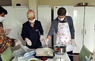 Çocuk evinde güllaç şenliği