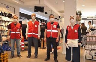 Çocukların bayramlıkları Kızılay’dan