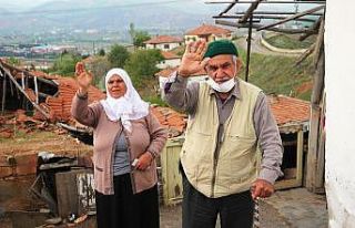 Cumhurbaşkanı Erdoğan ile görüşen yaşlı çift:...