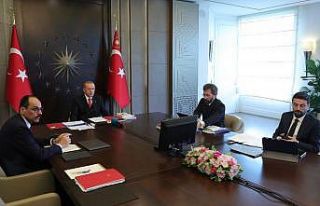 Cumhurbaşkanlığı kabinesi video konferansla toplandı