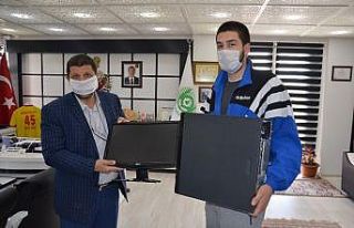 Demirci’de uzaktan eğitime katılamayan öğrenciye...