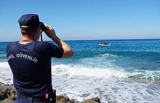 Denizde kaybolan doktoru arama çalışmaları sürüyor