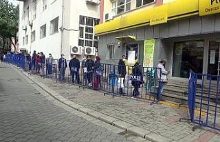 Denizli’de 400 metrelik kuyruk