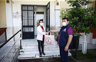 Denizli’de 500 ASM hemşiresine koruyucu set hediye...