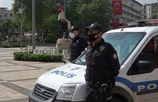 Denizli’de polis kısıtlamanın birebir uygulanması...