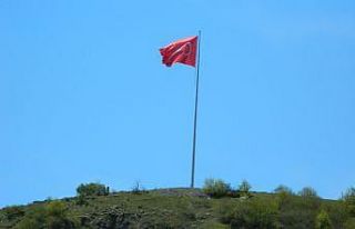 Dev Türk bayrağı yenilendi