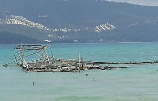 Didim’de denizdeki kaçak yapıların sonuncusu...