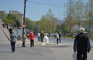 Dışarı çıkan yaşlılar: "Yasağa gerek...