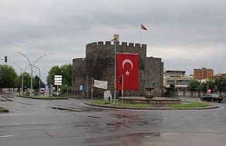 Diyarbakır kısıtlamaya uydu, cadde ve sokaklar...