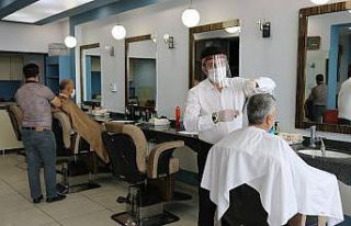 Diyarbakır’da berber dükkanları hizmet vermeye...