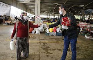 Döşemealtı Belediyesi’nden Anneler Günü jesti