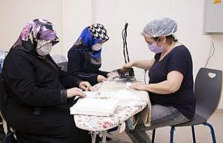 Düzce Belediyesi maske üretimine hafta sonu da devam...