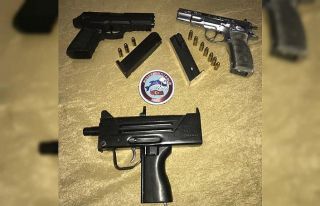 Düzce’de kumar operasyonunda ‘Uzi’ yakalandı