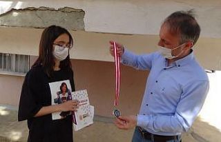 EBA’ya en çok kullanan öğrenciler ödüllendirildi